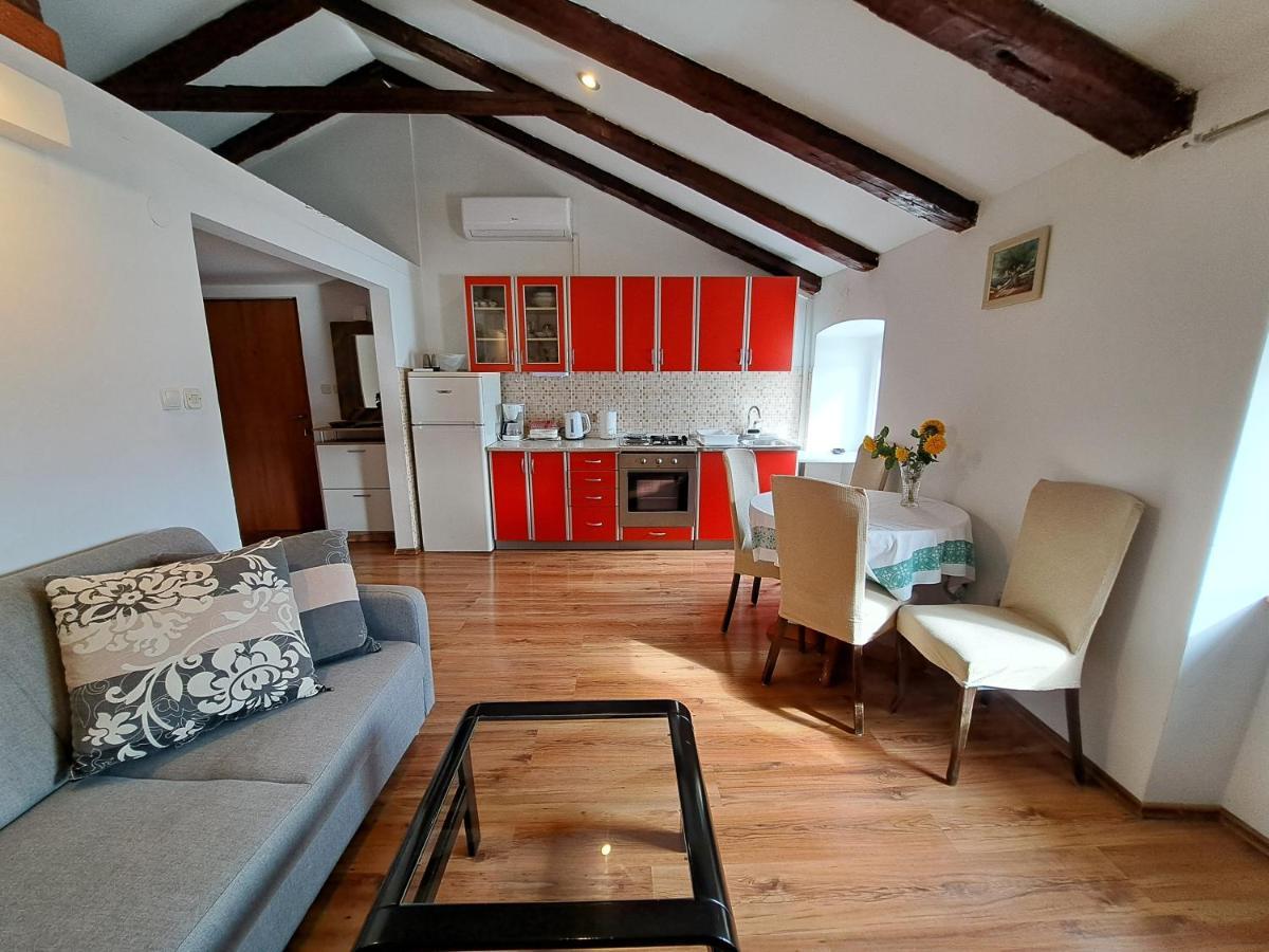 Baska Portside Apartment Екстериор снимка